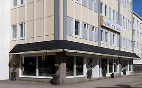 Hotel Golden Circle Suites